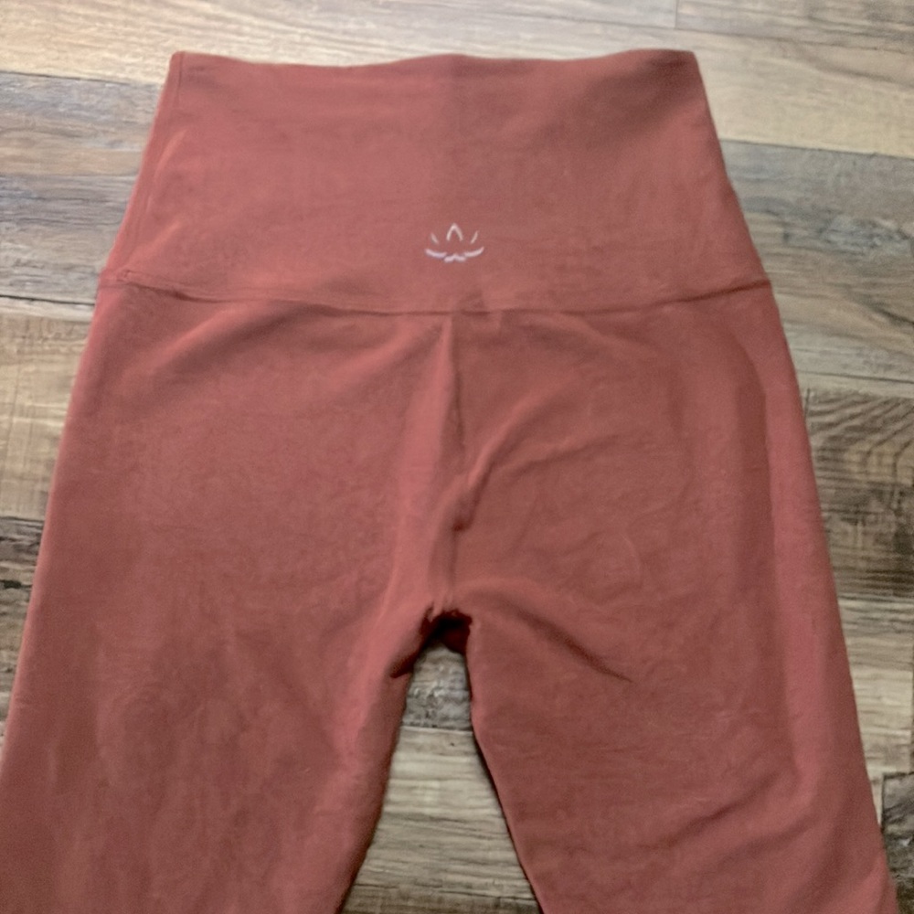 Beyond yoga caught in the midi leggings